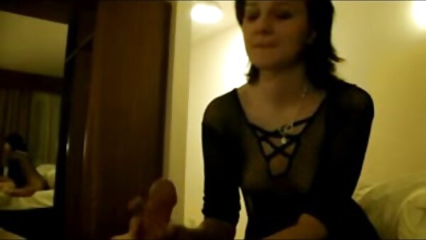 Diese vollbusige schwarze Tussi ist immer bereit, ihren Freund mit Sex geile titten porn glücklich zu machen